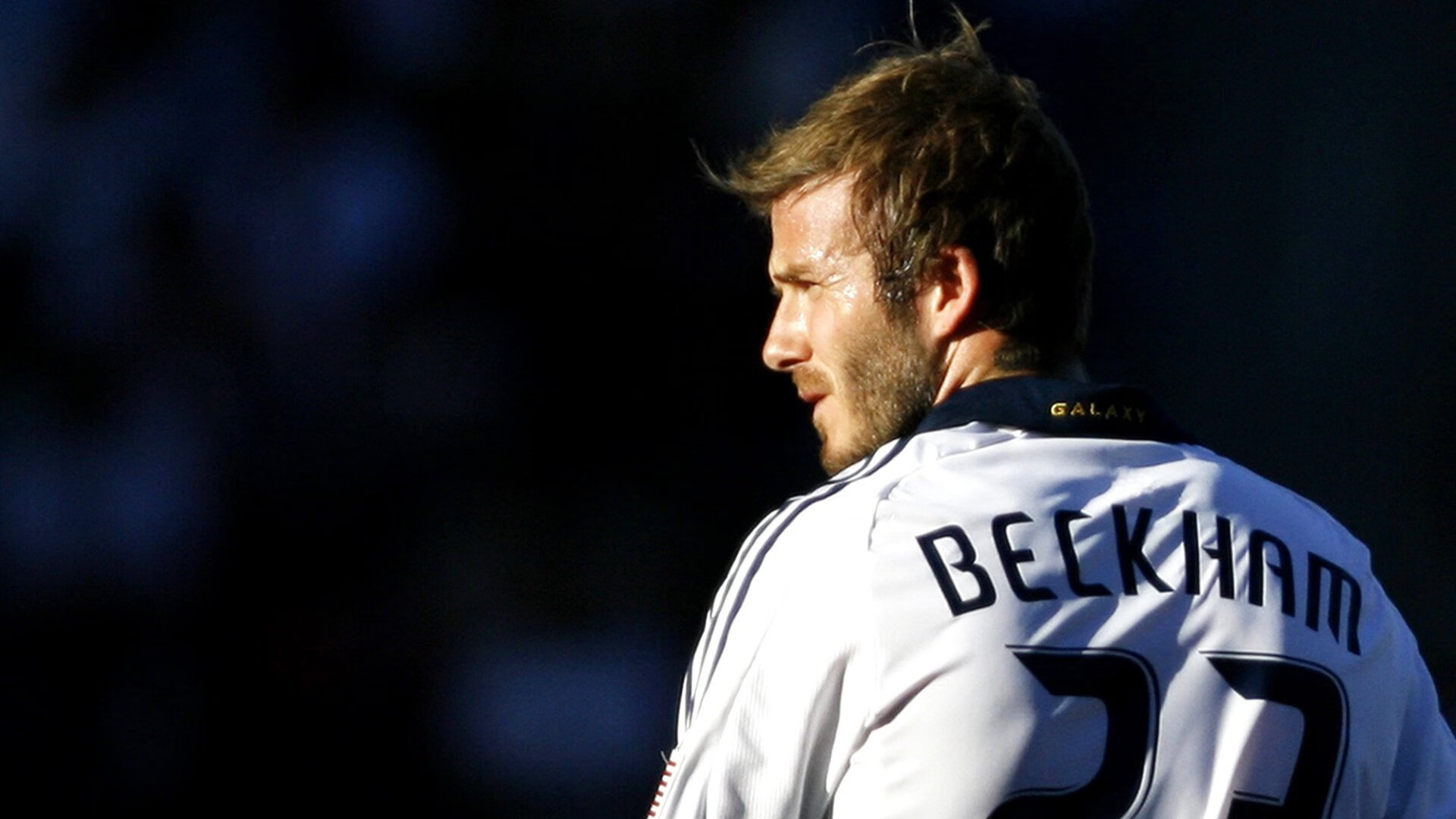 开云体育平台-“钢铁男孩：少年足球运动员崭露头角”，刚铁男孩