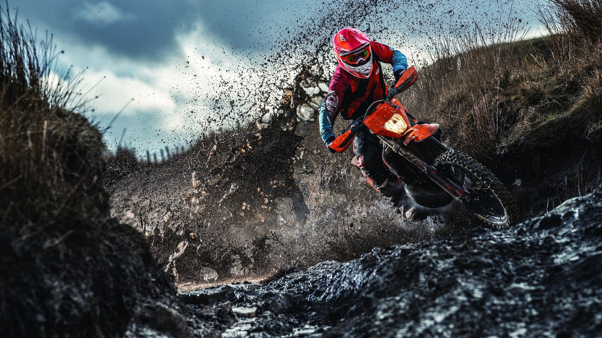 《【幕后故事】职业选手训练秘籍揭秘》，职业选手背后的艰辛