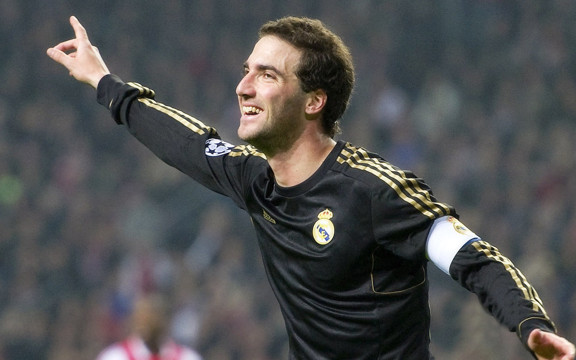 kaiyun体育-利兹联再迎重要胜利，稳固保级底线，利兹联官推