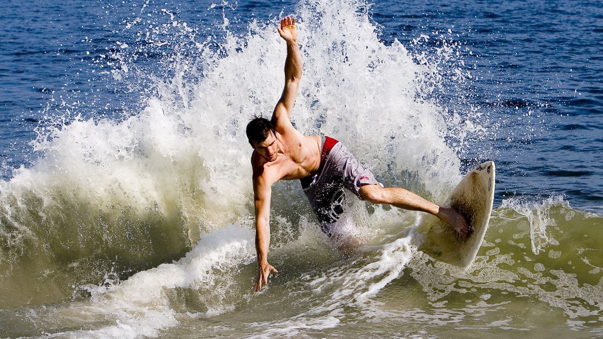 国王球员在沙漠训练营苦练防守，主帅力挺其转型，沙漠里的国王